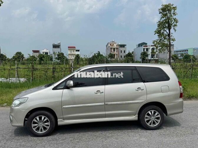 Toyota Innova 2016 Số sàn Vàng cát
