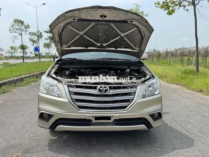 Toyota Innova 2016 Số sàn Vàng cát