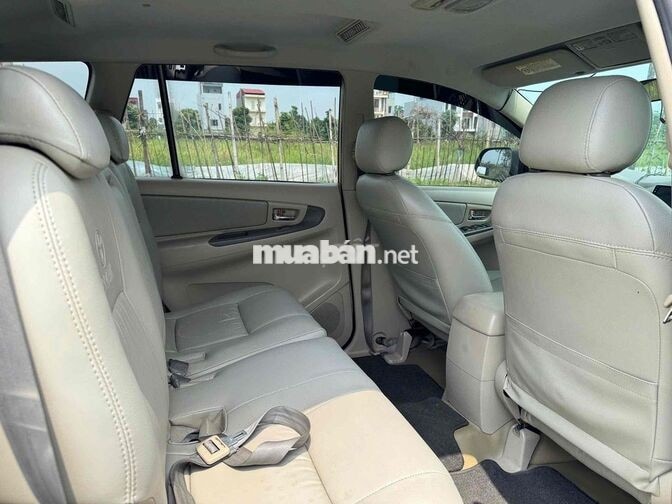 Toyota Innova 2016 Số sàn Vàng cát