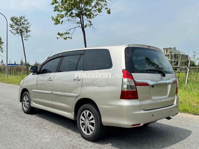 Toyota Innova 2016 Số sàn Vàng cát