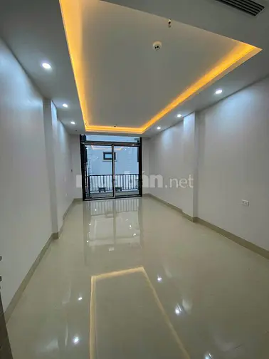 Cho thuê nhà làm văn phòng công ty, Phố Trường Chinh, 350m2, ngõ ô tô 