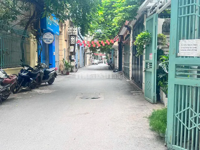 Cho thuê nhà làm văn phòng công ty, Phố Trường Chinh, 350m2, ngõ ô tô 