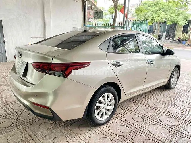 Hyundai Accent 2018 Số sàn Vàng cát