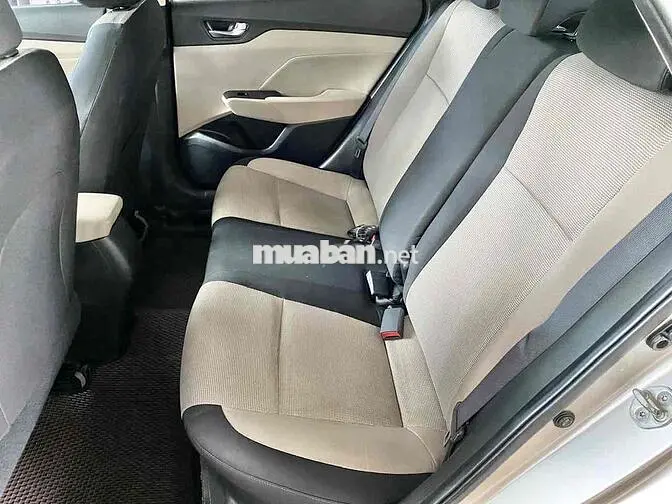 Hyundai Accent 2018 Số sàn Vàng cát