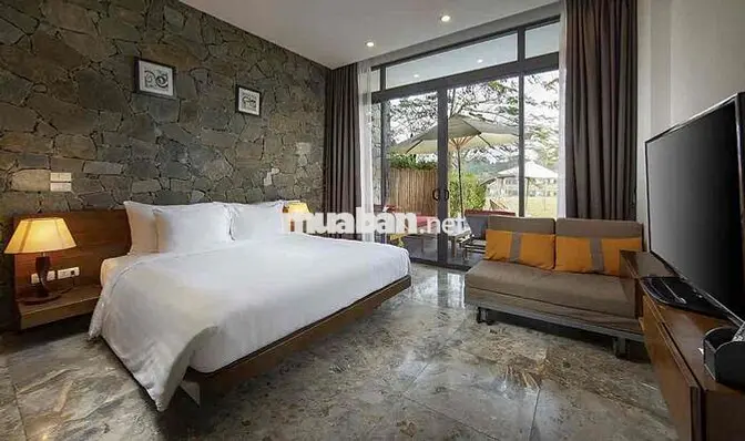 VILLA SÂN VƯỜN , HỒ BƠI , 5 PHÒNG NGỦ FULL NỘI THẤT ĐẸP