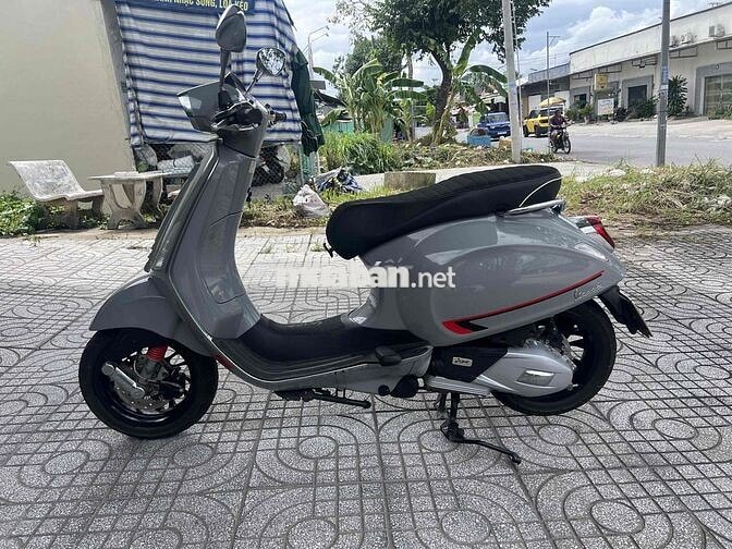 Piaggio Vespa Sprint 125 ABS Xám 4700 km BS65