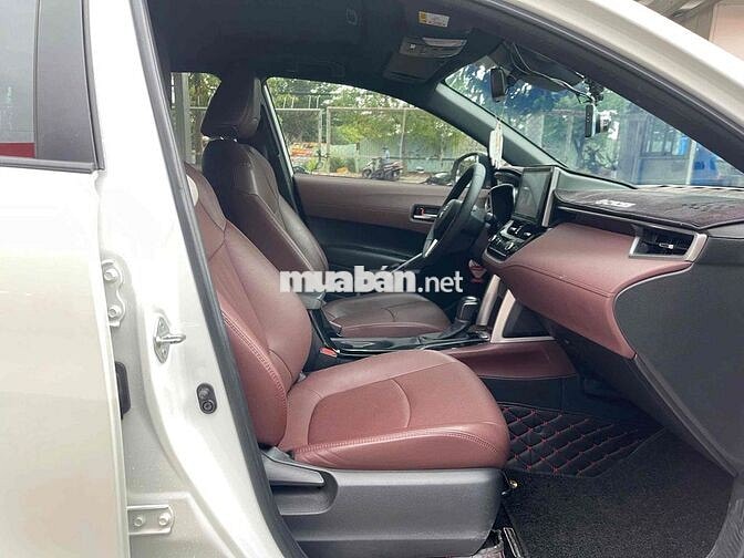 Bán Cross 1.8V 2022 - Xe gia đình 1 chủ mua mới