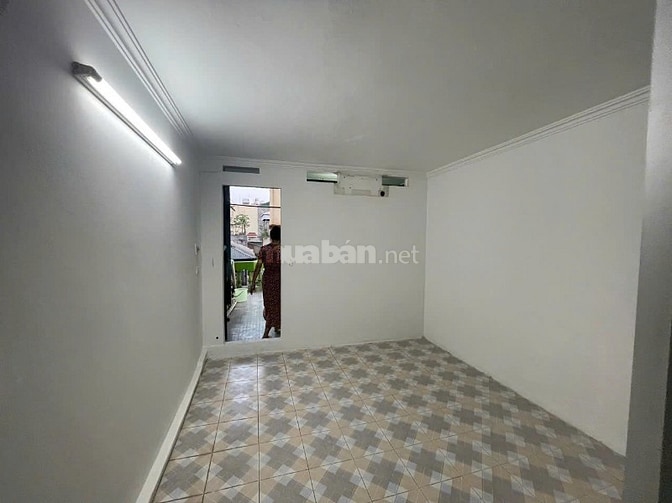 Nhà riêng ngõ phố minh khai mai động dt30m2x4t giá 10tr 