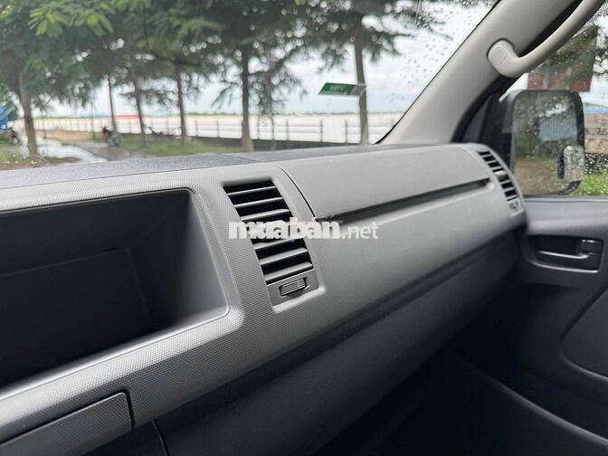 toyota hiace 2010 đẹp hiếm có tâm huyết 6c/790kg