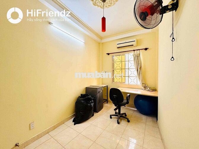 PHÒNG TRỌ QUẬN 10 GIÁ RẺ CÓ BAN CÔNG/CỬA SỔ GIÁ có nội thất cơ bản