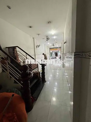 MT GẦN CHỢ LÊ ĐỨC THỌ , TRỆT LẦU 25TR