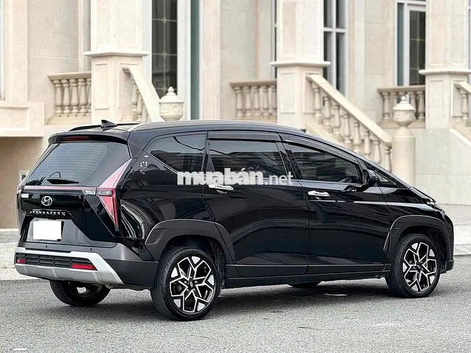 Hyundai Stargazer 2024 1.5L 7 chỗ Đen