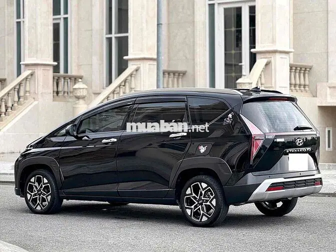 Hyundai Stargazer 2024 1.5L 7 chỗ Đen