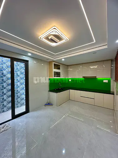 Nhà 4.5 tấm 5,5x12 hẻm 1 sẹc 8m đường ĐẤT MỚI