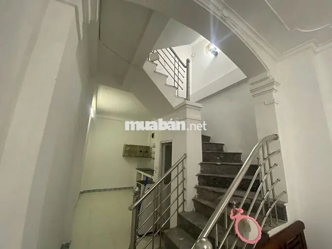 Nhà nguyên căn 2.5 tầng 35m2 Xa La, Hà Đông, cạnh bv quân y 103