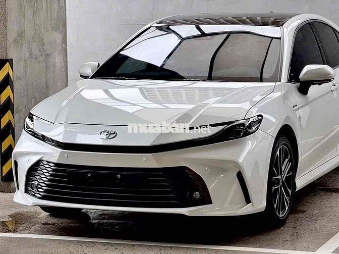 Toyota Camry 2026 Hybrid Trắng