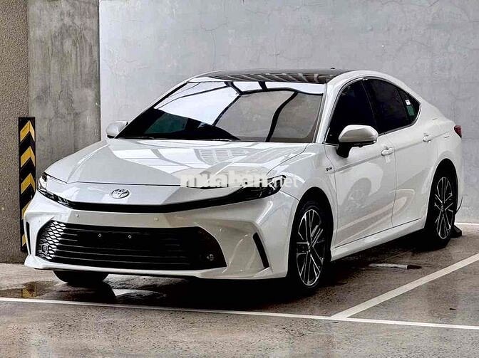 Toyota Camry 2026 Hybrid Trắng