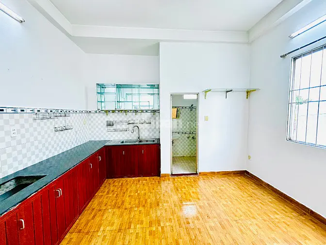 FULL TẦNG - TÁCH BẾP, BAN CÔNG RỘNG - CHỈ 5.8 TRIỆU/THÁNG