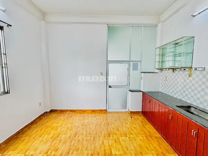 FULL TẦNG - TÁCH BẾP, BAN CÔNG RỘNG - CHỈ 5.8 TRIỆU/THÁNG