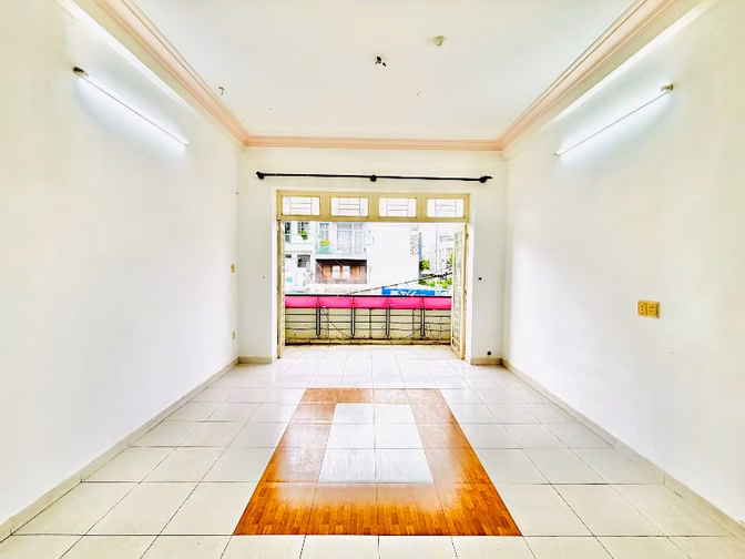 FULL TẦNG - TÁCH BẾP, BAN CÔNG RỘNG - CHỈ 5.8 TRIỆU/THÁNG