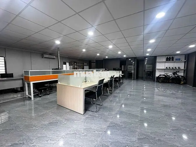 Cho thuê kho đẹp đường Đặng Thùy Trâm, p13, BT. DT 400m2. Giá 46tr/th.