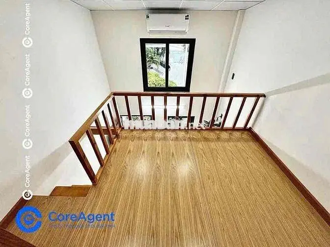 GÁC CAO CÓ BAN CÔNG NỘI THẤT MỚI Ở ĐẠI HỌC NGÂN HÀNG, HỌC VIỆN TƯ PHÁP