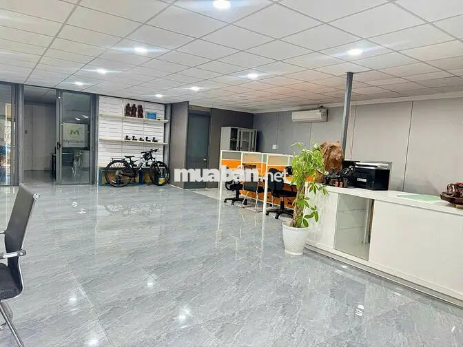 Cho thuê kho đẹp đường Đặng Thùy Trâm, p13, BT. DT 400m2. Giá 46tr/th.