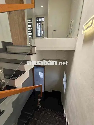 Cho thuê nhà 3 lầu hẻm xe Tải sát Võ Văn Ngân ngã tư Thủ Đức giá 16tr