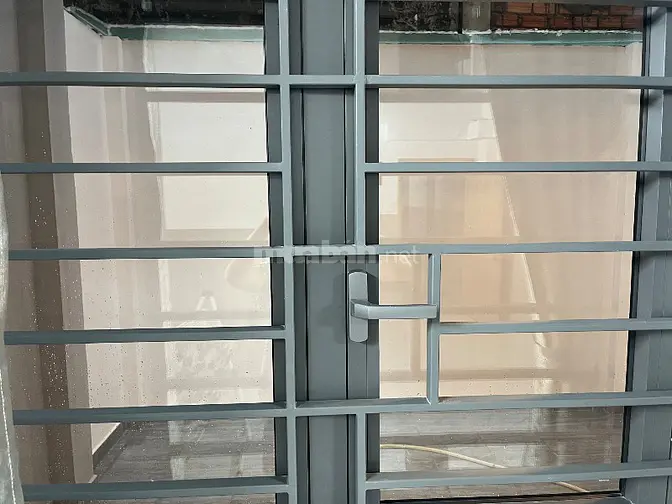 Nhà mới xây, cho thuê phòng dưới trệt, có sân riêng của phòng 12m2