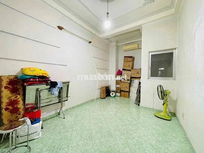CHO THUÊ NHÀ MẶT TIỀN PHẠM VĂN ĐỒNG NGAY BỆNH VIÊN 175, 4 TẦNG, 5PN