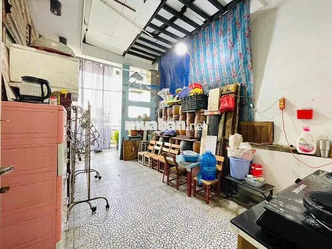 CHO THUÊ NHÀ MẶT TIỀN PHẠM VĂN ĐỒNG NGAY BỆNH VIÊN 175, 4 TẦNG, 5PN