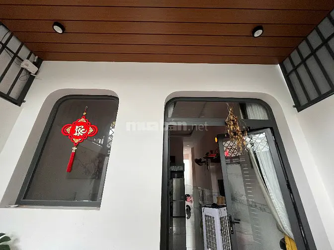 Cần bán nhà sau lưng chợ và nhà thờ Trung Chánh