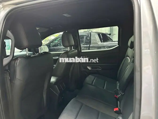Ford Ranger Stormtrak 2024, bảo hành 2027, vay 75%