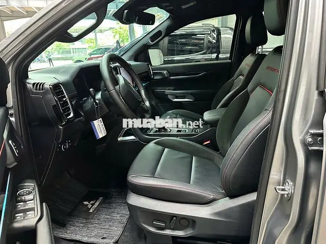 Ford Ranger Stormtrak 2024, bảo hành 2027, vay 75%