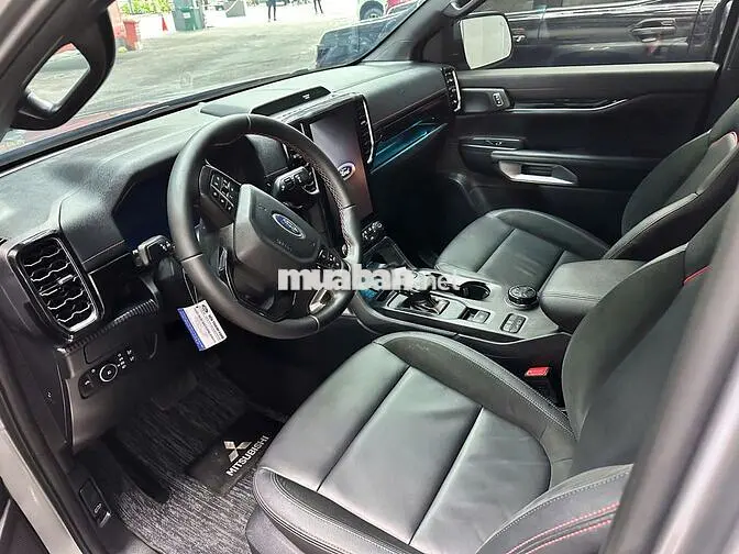 Ford Ranger Stormtrak 2024, bảo hành 2027, vay 75%