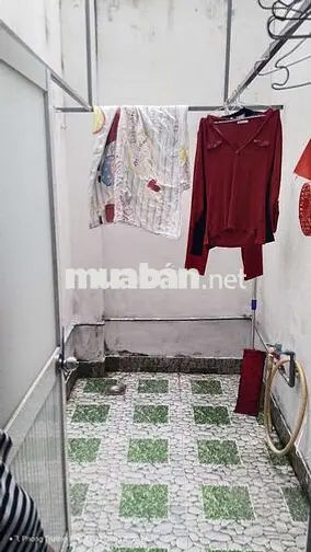 Nhà mặttiền 4❌20 nở hậu 5❌20 tiện vừa ở vừa kd buôn bán gần nhà thờ LQ