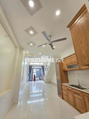 NHÀ MỚI NGAY NGÃ TƯ THỦ ĐỨC 4PN HẺM XE TẢI
