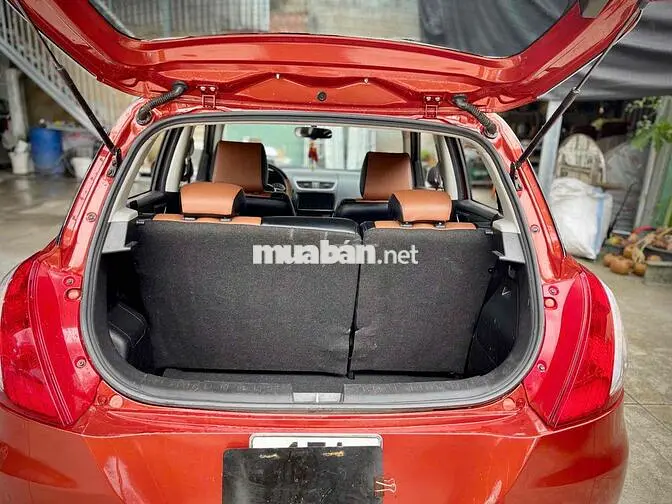 Suzuki Swift 2015 Tự động 130.000 km Đỏ