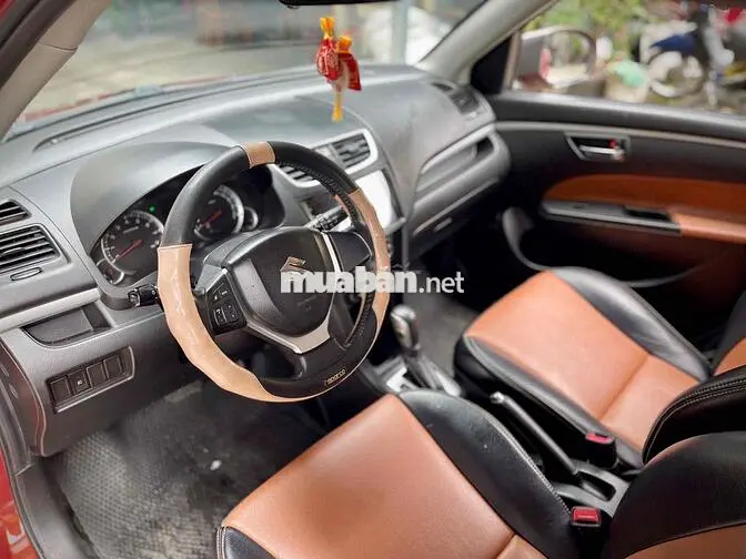 Suzuki Swift 2015 Tự động 130.000 km Đỏ