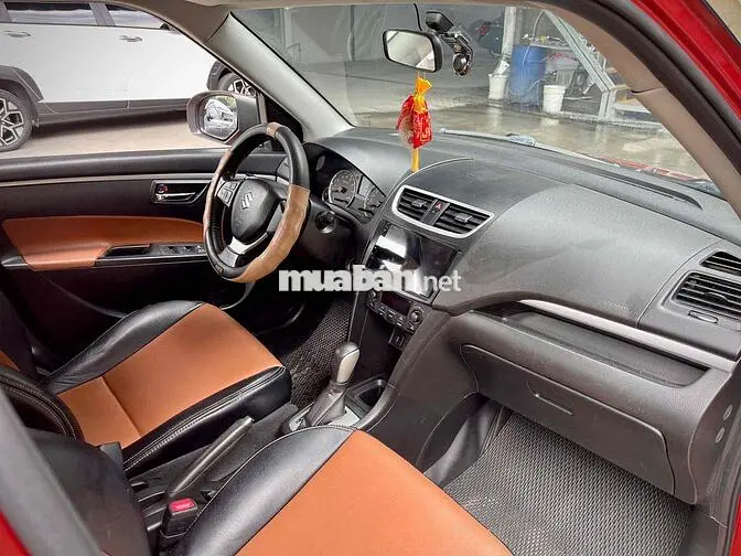 Suzuki Swift 2015 Tự động 130.000 km Đỏ