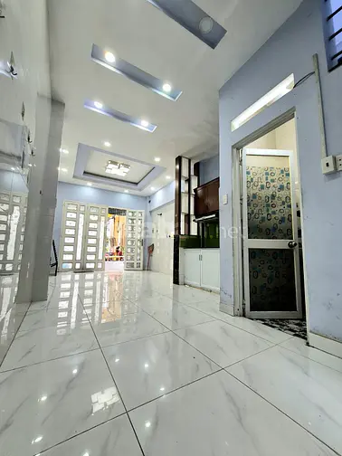 CHỈ 4 TỶ 750 TRIỆU  BÁN NHÀ 2 MẶT TIỀN HẺM F3 LẠC LONG QUÂN QUẬN 11