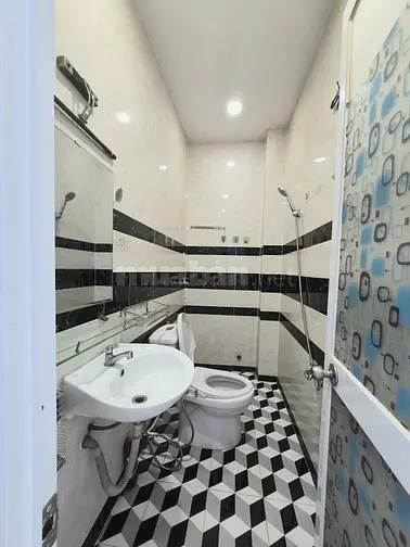 CHỈ 4 TỶ 750 TRIỆU  BÁN NHÀ 2 MẶT TIỀN HẺM F3 LẠC LONG QUÂN QUẬN 11