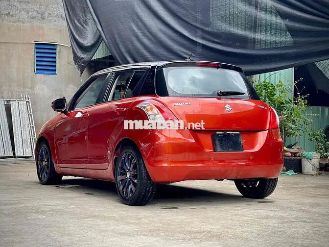 Suzuki Swift 2015 Tự động 130.000 km Đỏ