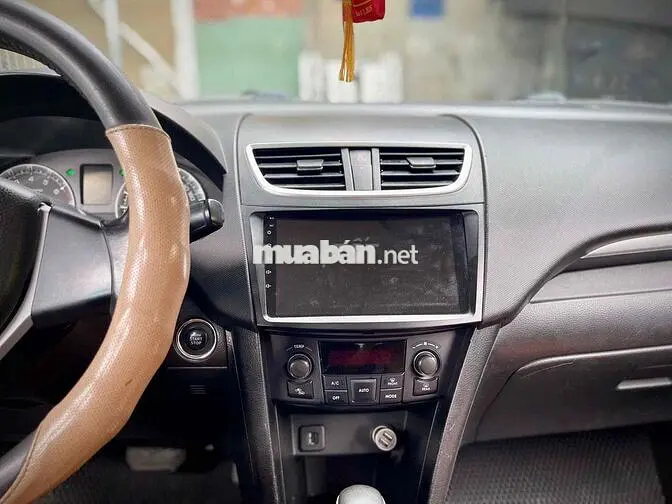 Suzuki Swift 2015 Tự động 130.000 km Đỏ