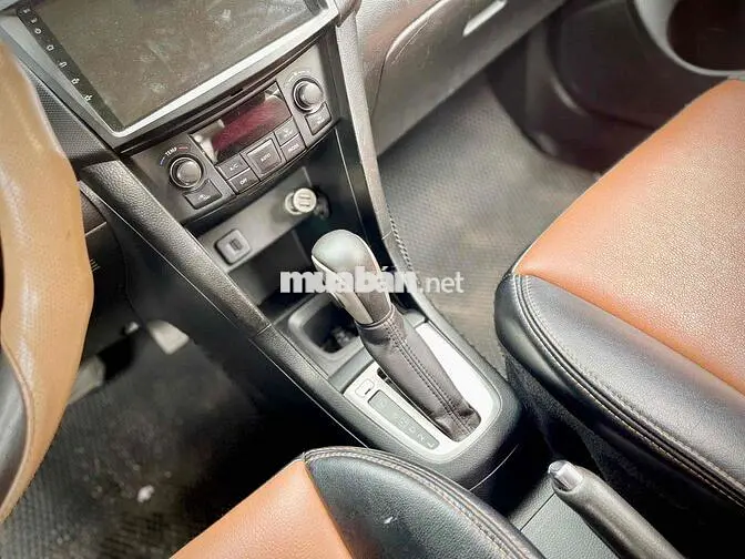Suzuki Swift 2015 Tự động 130.000 km Đỏ