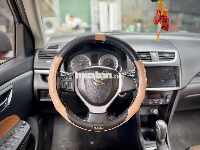 Suzuki Swift 2015 Tự động 130.000 km Đỏ