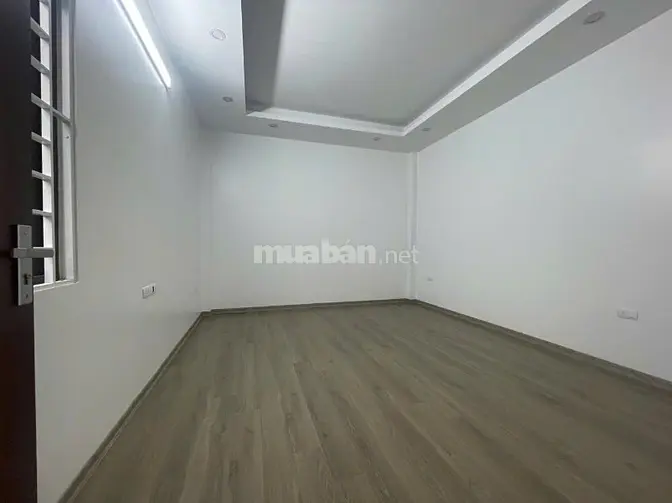 Nhà riêng mới tinh thang máy ngõ 42 phố thịnh liệt gần giáp nhị dt65m2