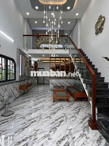 Nhà mặt tiền 4 phòng ngủ thoáng mát 1 nhà Bà Điểm Đường Phan Văn Hớn