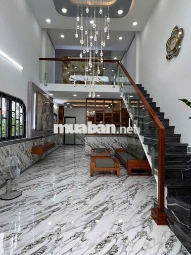 Nhà mặt tiền 4 phòng ngủ thoáng mát 1 nhà Bà Điểm Đường Phan Văn Hớn