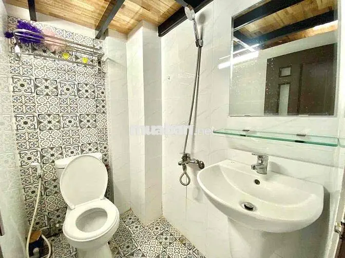 CHO THUÊ PHÒNG FULL NỘI THẤT BAN CÔNGNGAY NGUYỄN VĂN LƯỢNG GẦN VLU IUH